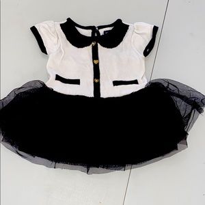 Infant short sleeve sweater dress w/ black tutu